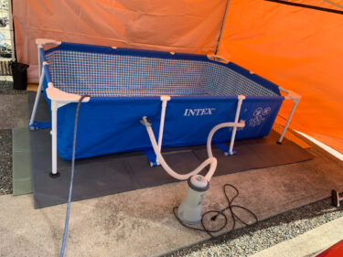 【2.6Mインテックスプール】駐車場が砂利なのでマットを下に引くマット選び。