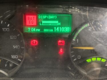 4P10　三菱フソウ　キャンター　BAT EQが点灯表示した原因は?